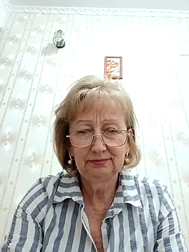 Snapshot of AlikaSwan5821 chatting on November 2, 1:57 pm AlikaSwan5821 online show from November 2, 1:57 pm