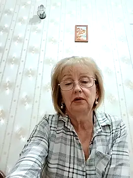 Snapshot of AlikaSwan5821 chatting on November 3, 8:43 pm AlikaSwan5821 online show from November 3, 8:43 pm