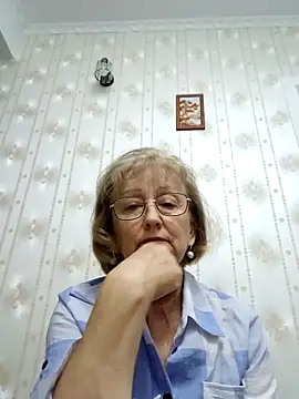 Snapshot of AlikaSwan5821 chatting on November 5, 1:55 pm AlikaSwan5821 online show from November 5, 1:55 pm