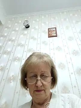 Snapshot of AlikaSwan5821 chatting on November 12, 7:24 pm AlikaSwan5821 online show from November 12, 7:24 pm