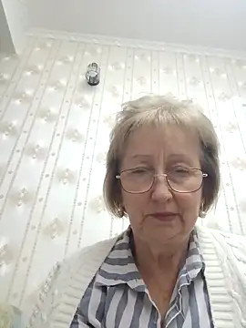 Snapshot of AlikaSwan5821 chatting on November 14, 9:02 pm AlikaSwan5821 online show from November 14, 9:02 pm