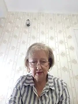 Snapshot of AlikaSwan5821 chatting on November 16, 1:49 pm AlikaSwan5821 online show from November 16, 1:49 pm