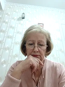 Snapshot of AlikaSwan5821 chatting on November 17, 8:14 pm AlikaSwan5821 online show from November 17, 8:14 pm