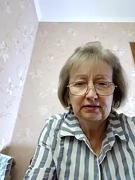 Snapshot of AlikaSwan5821 chatting on November 30, 2:54 pm AlikaSwan5821 online show from November 30, 2:54 pm