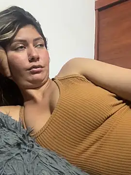 Snapshot of miss_silvia chatting on November 13, 12:31 am miss silvia online show from November 13, 12:31 am