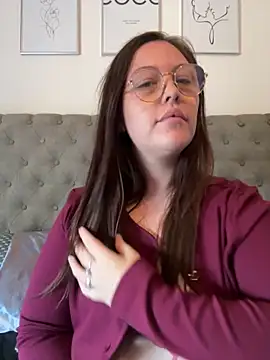 curvy cute ashley online show from September 13, 2:50 pm