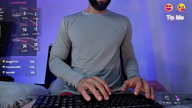 Enzo-wolf33 online show from April 25, 2:03 am