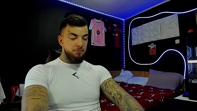 Chrisjordan66 online show from December 15, 7:34 am