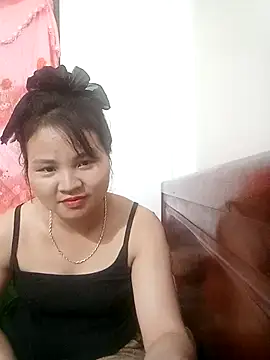 Snapshot of Heulwen-22 chatting on November 2, 9:44 am Heulwen-22 online show from November 2, 9:44 am