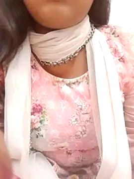 Snapshot of Babe_Doll04 chatting on June 11, 7:28 am Babe Doll04 online show from June 11, 7:28 am
