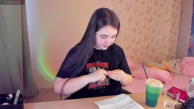 Alice next door online show from February 28, 12:39 pm