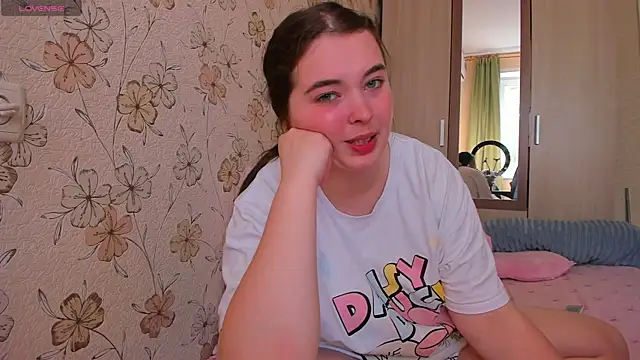 Snapshot of Alice_next_door chatting on May 21, 10:00 am Alice next door online show from May 21, 10:00 am