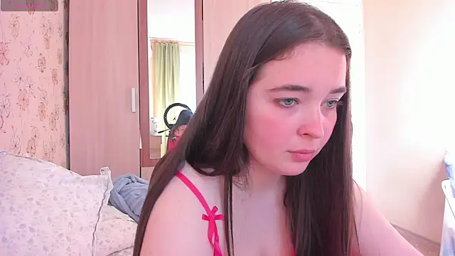 Snapshot of Alice_next_door chatting on May 29, 10:35 am Alice next door online show from May 29, 10:35 am