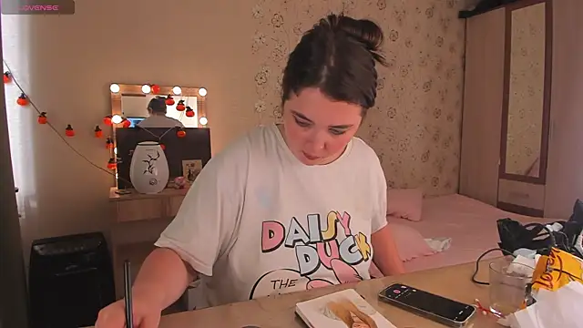 Alice next door online show from July 28, 2:13 pm