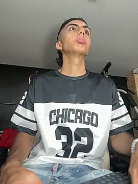 Snapshot of Mister_Obsession chatting on October 25, 7:19 pm Mister Obsession online show from October 25, 7:19 pm