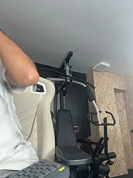 Snapshot of Mister_Obsession chatting on October 31, 7:04 pm Mister Obsession online show from October 31, 7:04 pm