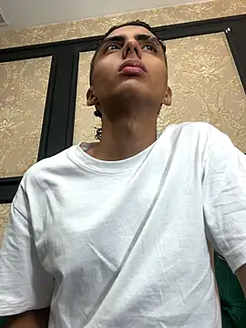 Snapshot of Mister_Obsession chatting on November 28, 7:16 pm Mister Obsession online show from November 28, 7:16 pm