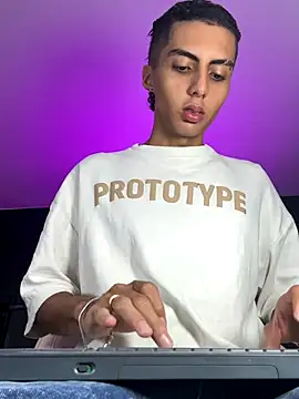 Snapshot of Mister_Obsession chatting on November 29, 7:06 pm Mister Obsession online show from November 29, 7:06 pm