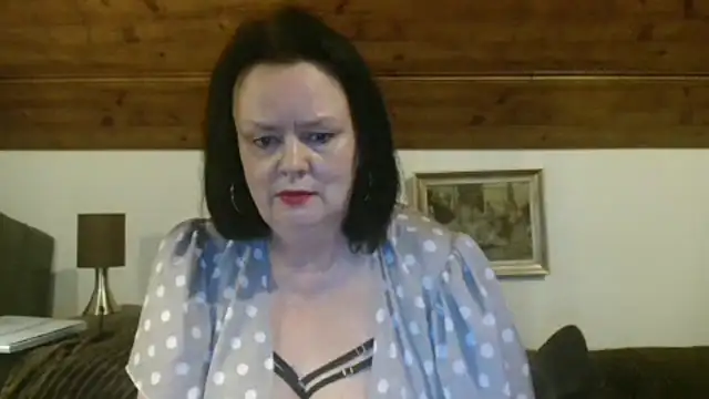 TiffanyMature online show from October 4, 10:19 pm