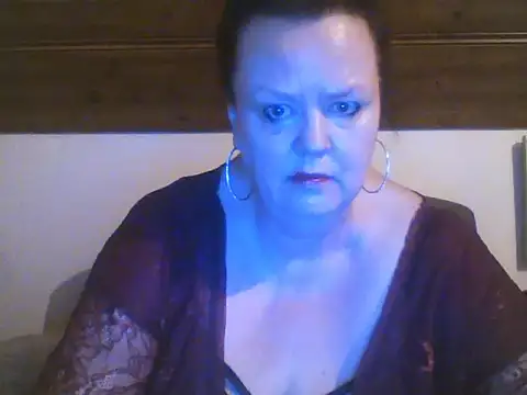 TiffanyMature online show from April 14, 8:04 pm