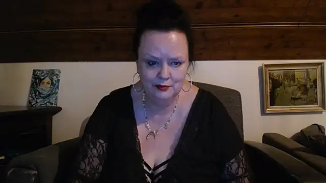 Snapshot of TiffanyMature chatting on May 11, 4:48 pm TiffanyMature online show from May 11, 4:48 pm
