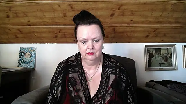 Snapshot of TiffanyMature chatting on July 10, 7:12 am TiffanyMature online show from July 10, 7:12 am