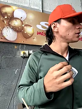 AlexanderHall online show from October 8, 4:15 pm