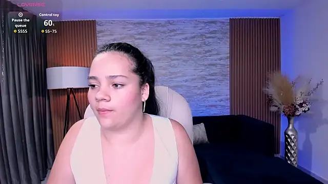 Snapshot of karlie_small chatting on July 29, 3:15 am karlie small online show from July 29, 3:15 am