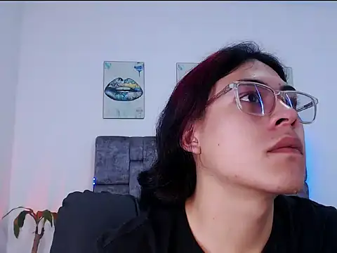 dirty model online show from January 17, 3:28 pm