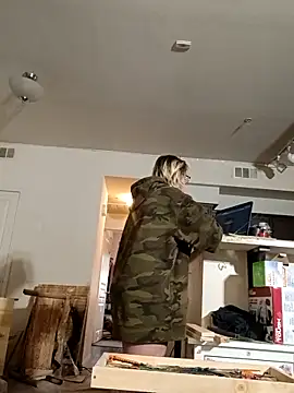 Snapshot of PremiumKitty chatting on January 31, 11:14 pm PremiumKitty online show from January 31, 11:14 pm