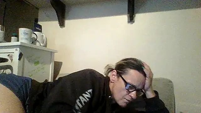 Snapshot of PremiumKitty chatting on February 21, 1:17 am PremiumKitty online show from February 21, 1:17 am