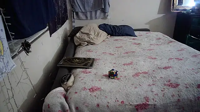 Snapshot of PremiumKitty chatting on March 16, 5:44 am PremiumKitty online show from March 16, 5:44 am