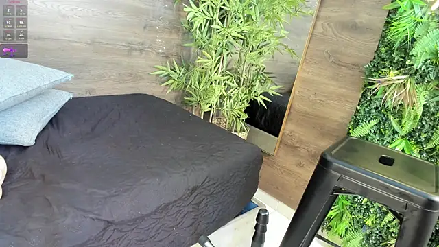 Snapshot of katia_cute chatting on November 13, 12:15 pm katia cute online show from November 13, 12:15 pm