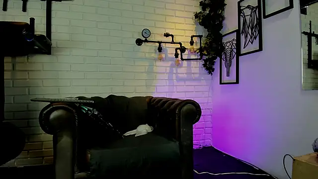 ItaloMoore online show from September 10, 11:32 am