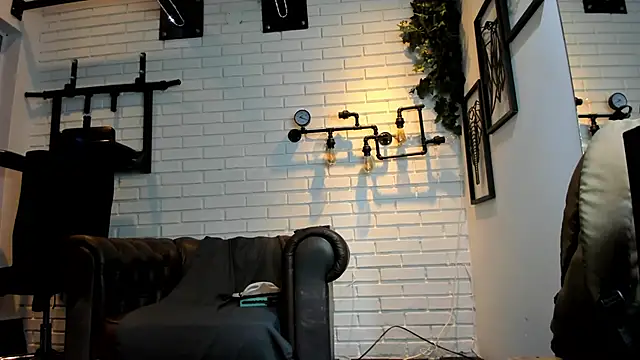 ItaloMoore online show from September 23, 11:13 am