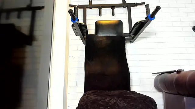 ItaloMoore online show from September 29, 11:37 am