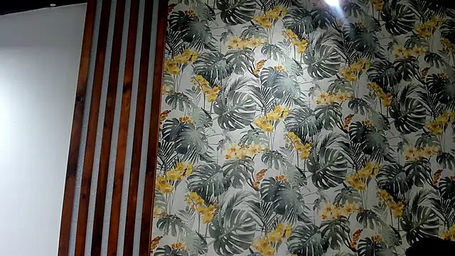 ItaloMoore online show from November 14, 6:50 pm