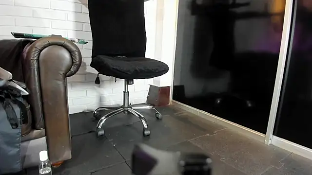 ItaloMoore online show from March 13, 11:17 am