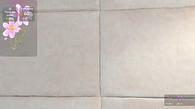 Snapshot of VioletHilton chatting on October 14, 6:42 pm VioletHilton online show from October 14, 6:42 pm