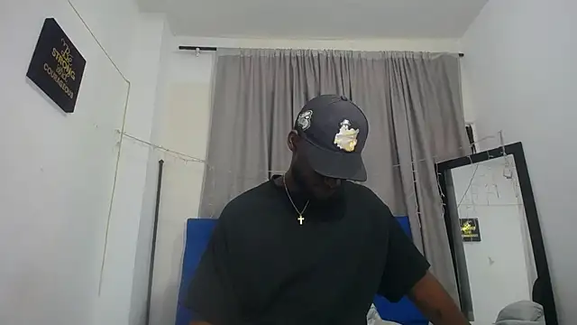 Snapshot of eebony_stallion chatting on May 8, 11:37 am eebony stallion online show from May 8, 11:37 am