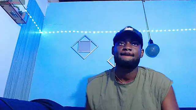 Snapshot of eebony_stallion chatting on May 9, 11:37 am eebony stallion online show from May 9, 11:37 am