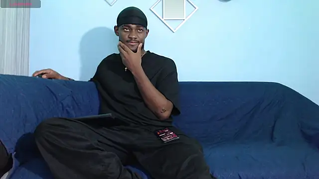 Snapshot of eebony_stallion chatting on May 21, 11:23 pm eebony stallion online show from May 21, 11:23 pm