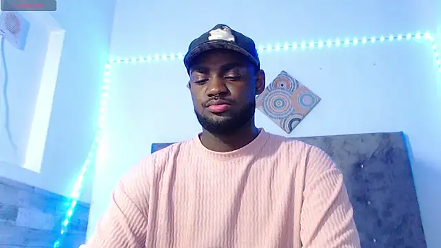 Snapshot of eebony_stallion chatting on June 19, 11:25 am eebony stallion online show from June 19, 11:25 am