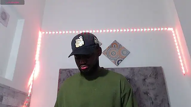 Snapshot of eebony_stallion chatting on July 6, 3:03 am eebony stallion online show from July 6, 3:03 am