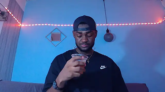 Snapshot of eebony_stallion chatting on July 8, 3:22 am eebony stallion online show from July 8, 3:22 am