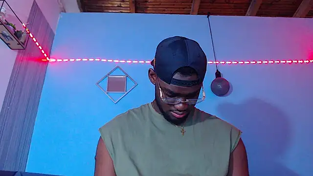 Snapshot of eebony_stallion chatting on July 24, 3:15 am eebony stallion online show from July 24, 3:15 am