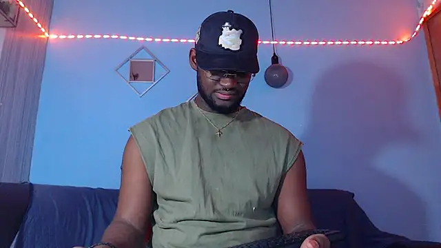 Snapshot of eebony_stallion chatting on July 30, 3:16 am eebony stallion online show from July 30, 3:16 am