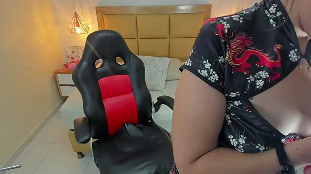 MELISSAROUGE online show from November 24, 7:35 pm