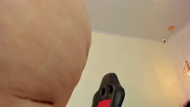 MELISSAROUGE online show from June 18, 1:59 pm