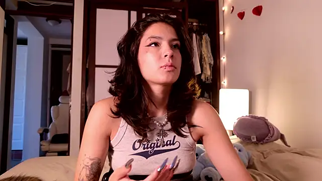 Snapshot of jupiter_sin_h chatting on June 20, 10:23 pm jupiter sin h online show from June 20, 10:23 pm